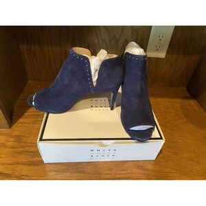 WHBM LOUISE SDE LTHR
BOOTIES -size 11